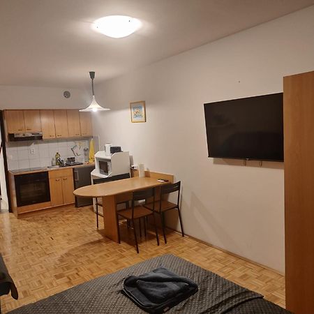Apartma Luka With Private Parking Изола Екстериор снимка