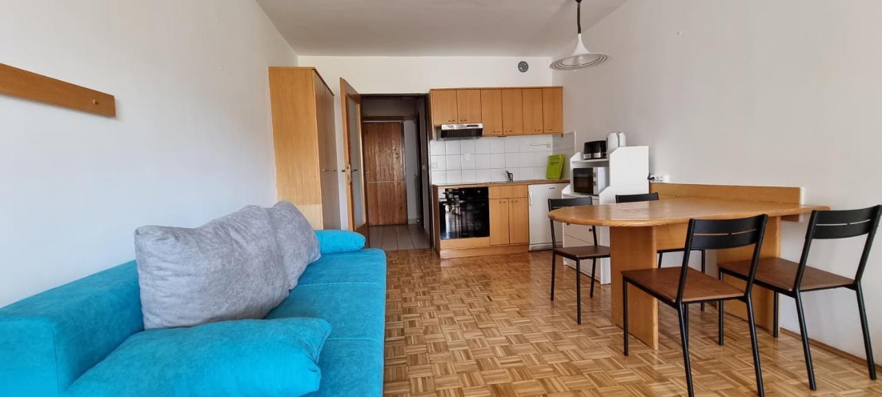 Apartma Luka With Private Parking Изола Екстериор снимка
