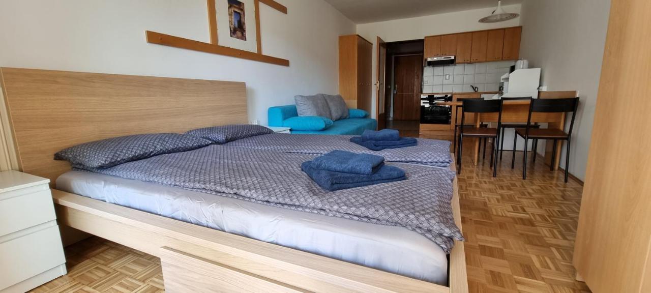 Apartma Luka With Private Parking Изола Екстериор снимка